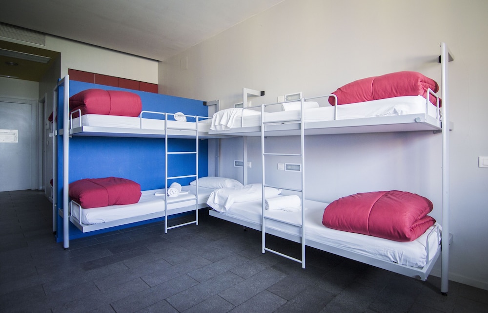Centre Esplai Hostel, Barcelona